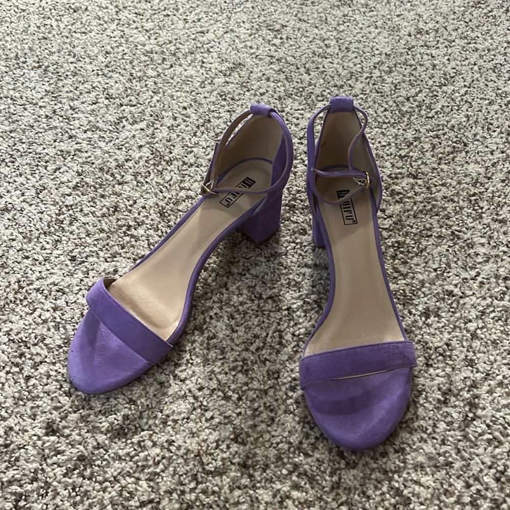 Like new sz 12 purple heel, 2inch heel